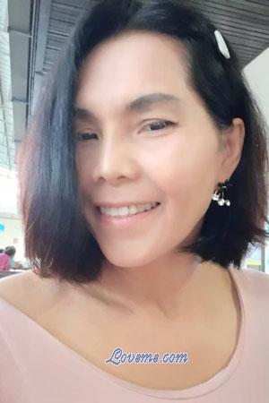 205261 - Phatchareeya Age: 54 - Thailand