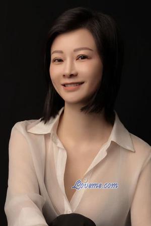 225739 - Sophia Age: 47 - China