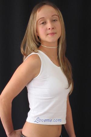 72888 - Viviana Age: 24 - Colombia