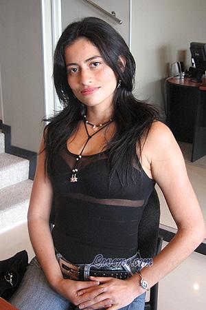 88327 - Yecenia Age: 28 - Colombia